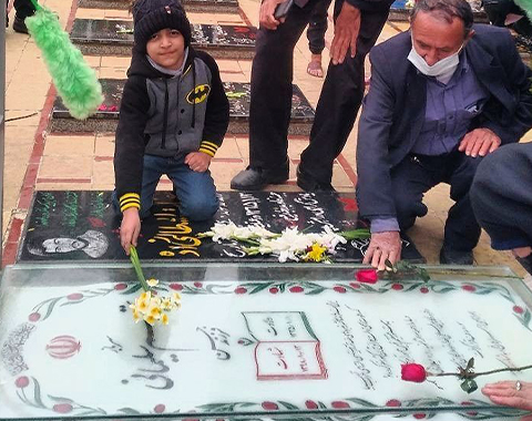 حضور دانش آموز آقای آرازش در کرمان به مناسبت شهادت سردار دل ها