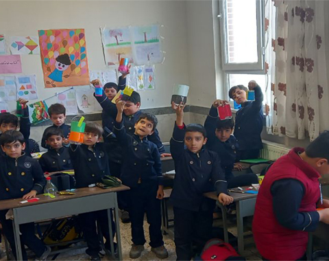 تدریس درس بسازیم و لذت ببریم در کلاس خانم تقی زاده